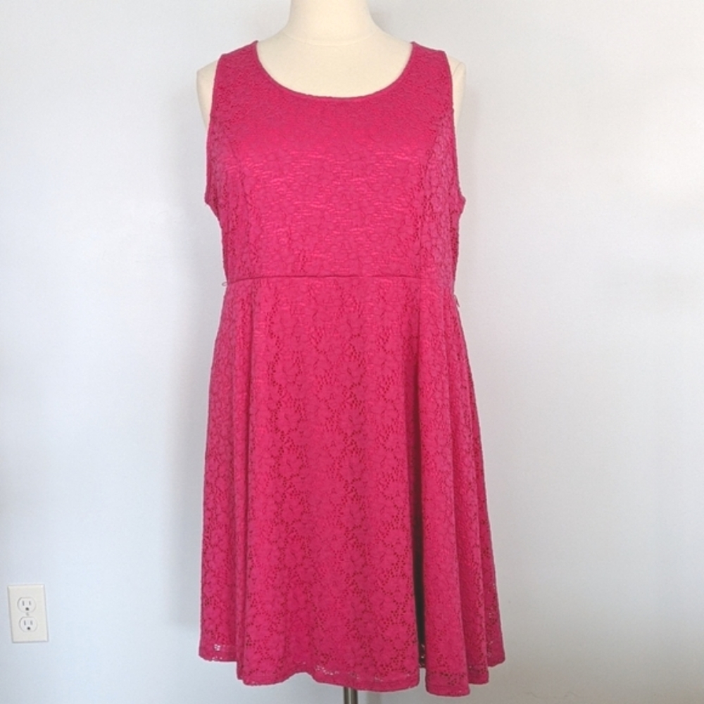 Lane Bryant Pink floral lace overlay dreas